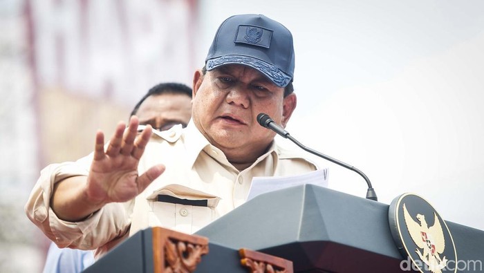 Prabowo saat memberikan pidato di depan para buruh. (Detik.com/Grandyos Zafna)