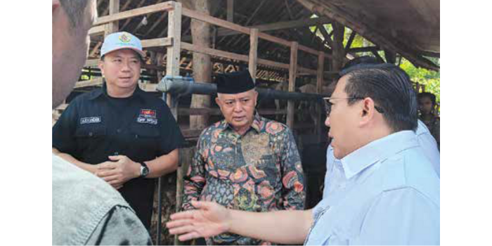 Bupati Malang bersama DPP HPDKI, Dirjen Peternakan dan Kesehatan Hewan (Kementan RI Agung Suganda meninjau kandang domba di Mukodam Farm, Desa Purwodadi (Indah Mei Yunita/Radar Kanjuruhan).