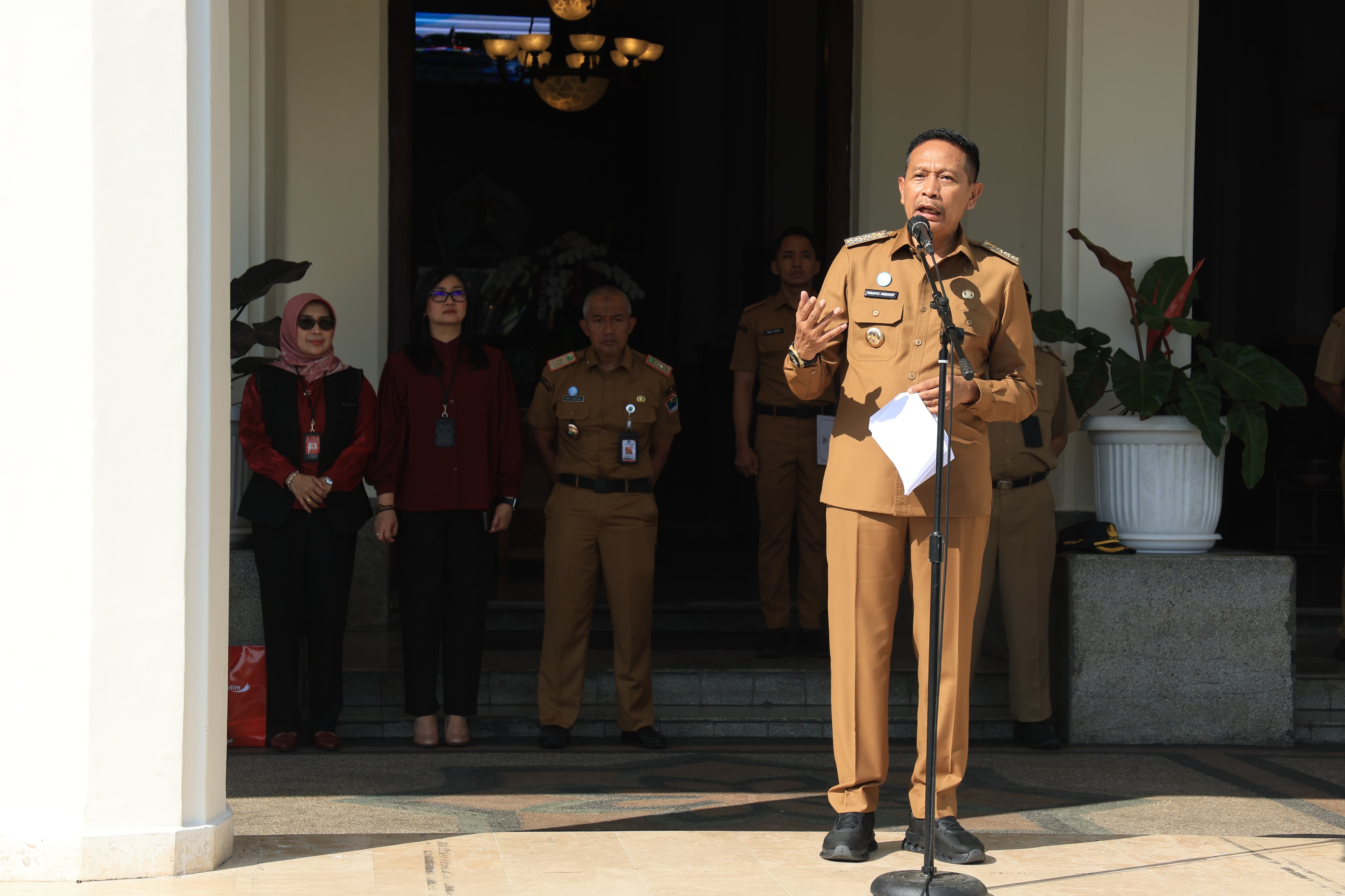 SEMANGAT: Wali Kota Malang Wahyu Hidayat saat memberi sambutan.