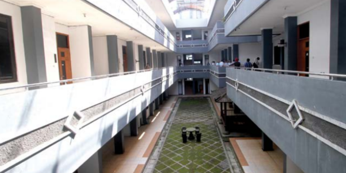 Gedung Politeknik Kota Malang diproyeksikan sebagai tempat awal untuk program sekolah rakyat (SATRIA CAHYONO / RADAR MALANG).