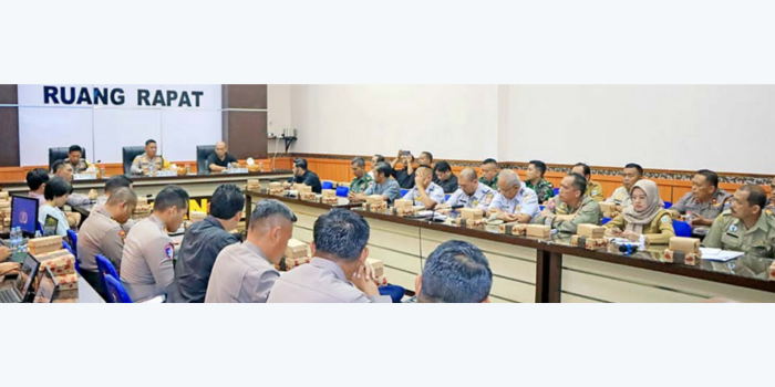 Polres Malang melaksanakan rapat koordinasi lintas sektor untuk persiapan pengamanan pertandingan Arema FC melawan Persik Kediri di Stadion Kanjuruhan, 11 Mei mendatang (HUMAS POLRES MALANG).