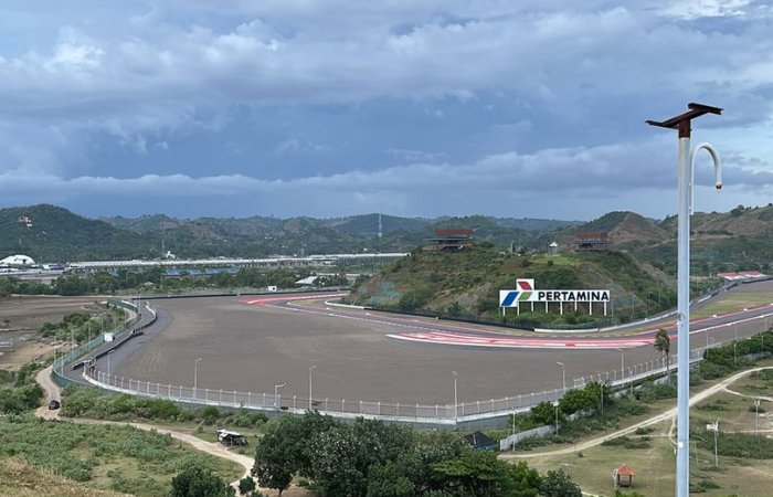 Sirkuit Mandalika mendapatkan gelas lisensi FIA Grande 3 yang siap digunakan untuk balap roda empat. (PRATIWI ANNISA/RADAR MALANG)