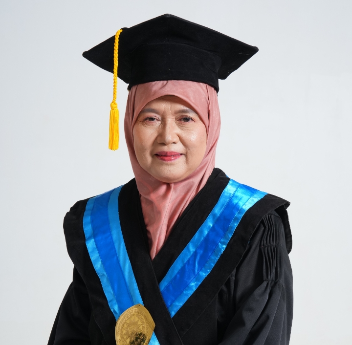Prof Dr Sugiarti MSi, Guru Besar Bidang Ilmu Bahasa dan Sastra Indonesia