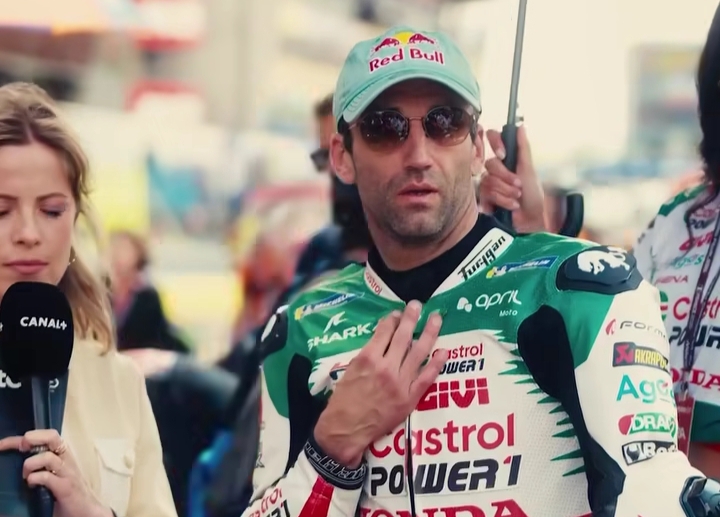 JUARA: Membalap di negara sendiri ternyata menghadirkan keajaiban bagi Johann Zarco. Pembalap LCR Honda ini mampu menjuarai MotoGP Prancis (11/5).