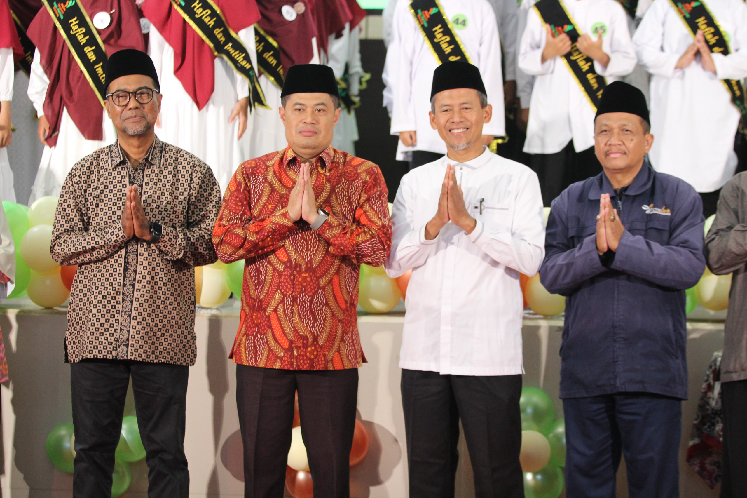 SINERGI: Kepala Disdikbud) Kota Malang Suwarjana bersama jajaran pengurus dan pimpinan Yayasan Insan Permata.