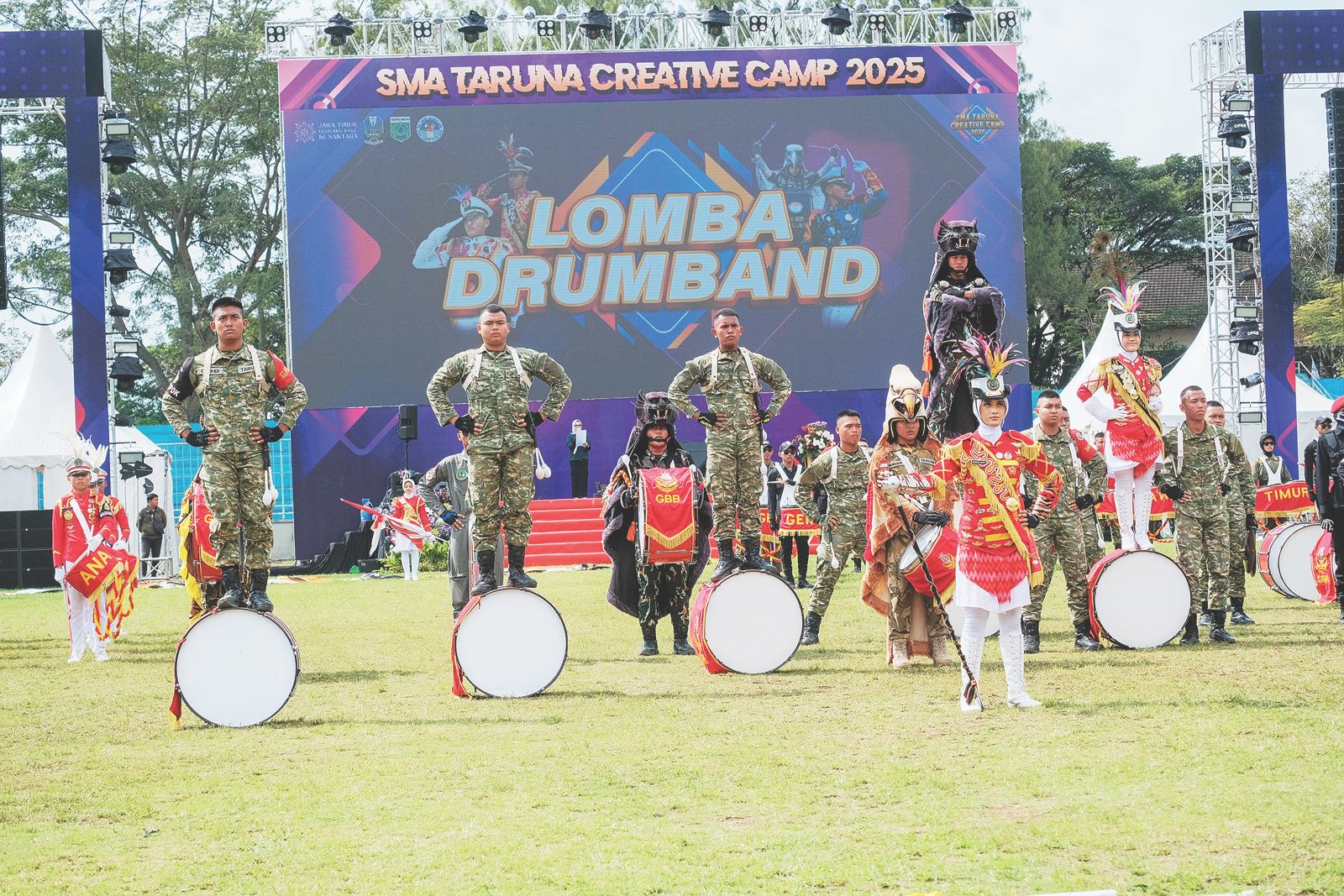 8. ATRAKTIF: Tim drumband dari SMAN 5 Brawijaya mampu menampilkan aksi terbaiknya dalam lomba drumband.