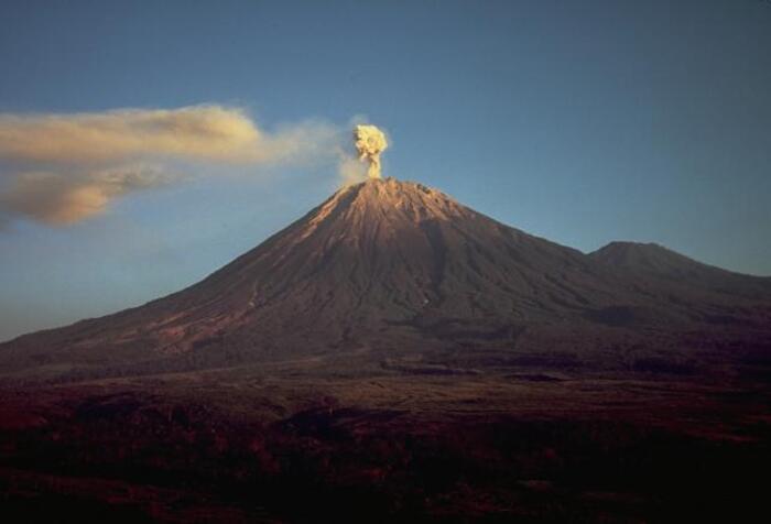 Gunung Semeru (Wikipedia)
