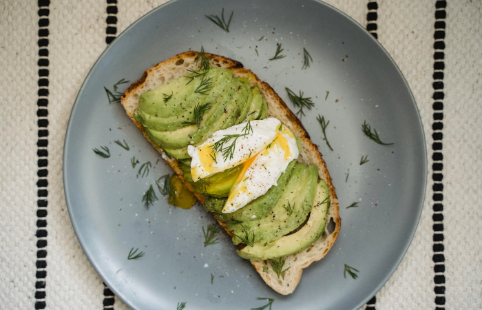 Toast menjadi salah satu menu sarapan sehat yang dapat menambah energi dengan baik. (Pexels.com/Nicola Barts)