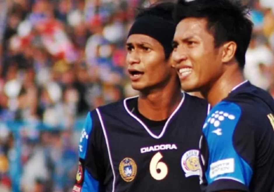 DUO SINGAPURA: Muhammad Ridhuan dan Noh Alam Shah saat memperkuat Arema 2009/2010.