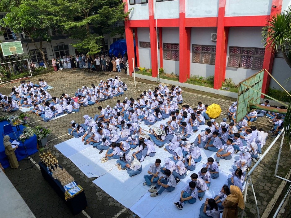 PENUH MAKNA: 307 siswa kelas XII SMKN 3 Batu, Angkatan XIX, mereka merayakan kelulusan mereka melalui acara Tasyakuran Kelulusan.