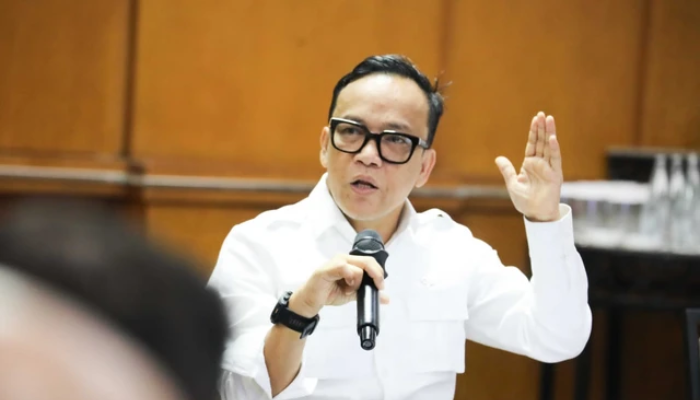 Wamenaker (Noel) melakukan FGD bersama pengusaha tekstil di jakarta (17/3/25). (kumparan/kemnaker)
