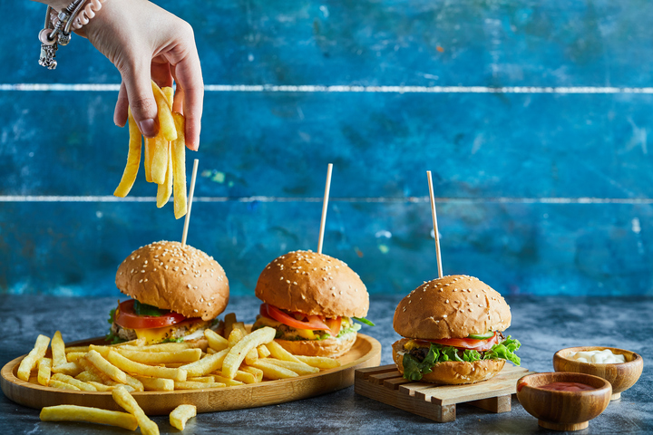 Ilustrasi Burger (Freepik.com)