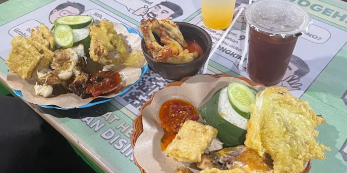 Menu di angkringan Cak Tomo Malang (Oby).