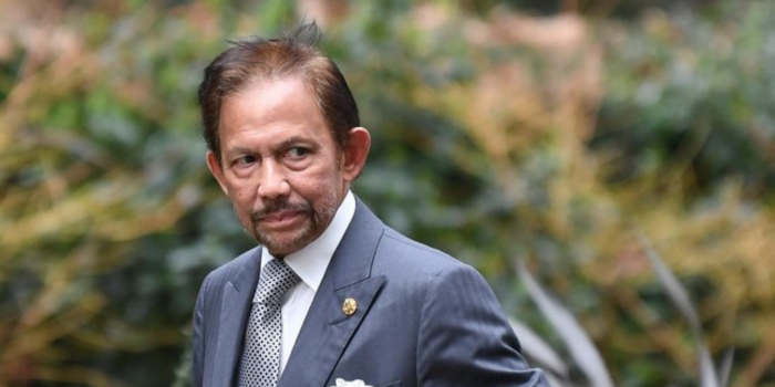Sultan Brunei Hassanal Bolkiah masuk rumah sakit di Malaysia di tengah rangkaian KTT ASEAN. (Foto: AFP/DANIEL LEAL-OLIVAS/cnnindonesia)
