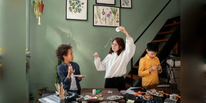Aktivitas Kreatif (sumber foto: freepik)