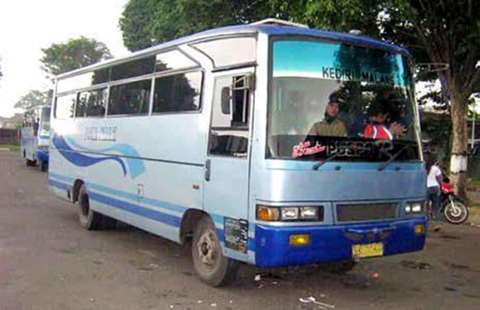 SEMPAT BERJAYA: Bus Puspa Indah beroperasi melintasi jalur barat mulai dari Kota Malang, Batu, Kediri, Jombang, dan Tuban beberapa tahun lalu.