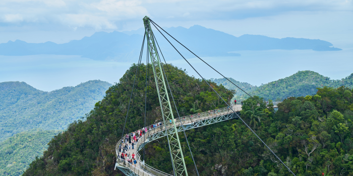 ilustrasi skywalk (pch.freepik)