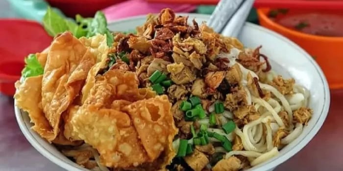 Mie Ayam (sumber foto: instagram @ennylatifah)