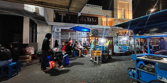 TAHU CAMPUR TELKOM LAMONGAN BANG SUKIR (Dinna Kartini).