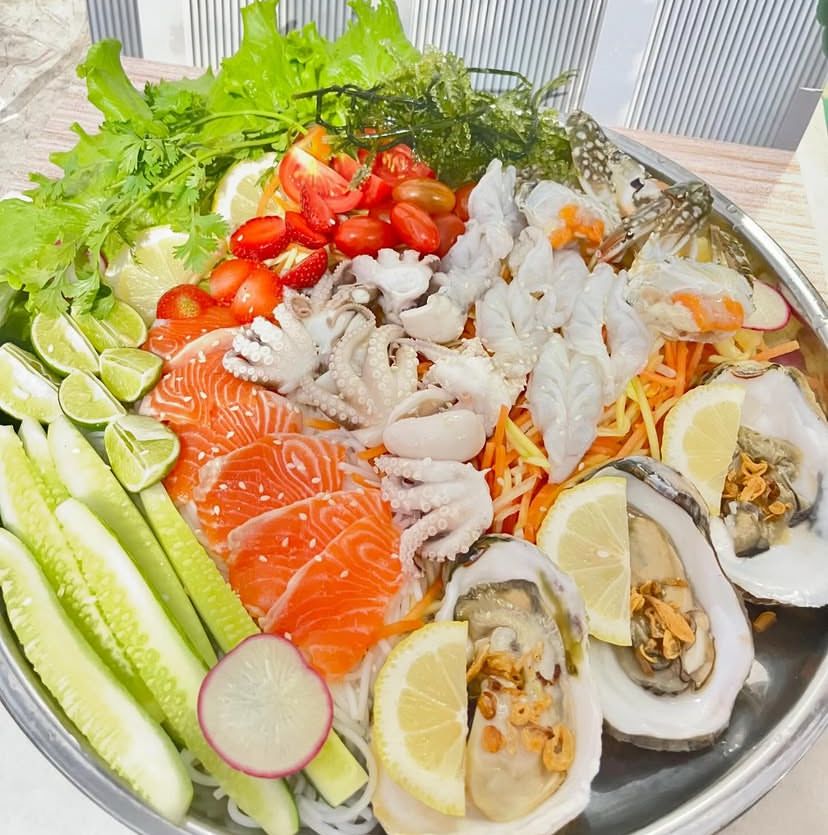 Salah satu menu Somtam Di @enakkeun_id. (Instagram/@enakeun_id)