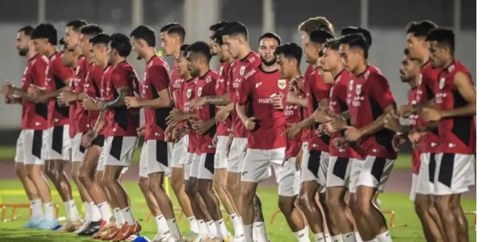 Foto sesi latihan timnas Indonesia