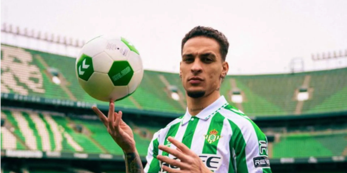 Antony resmi tinggalkan Real Betis dan kembali ke Manchester United.