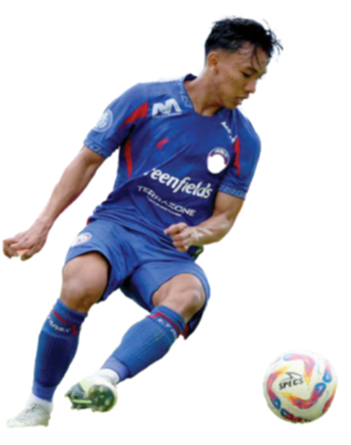 SETIA: Arkhan Fikri berusaha berusaha mengontrol bola dalam laga BRI Liga 1 pekan ke-32 di Stadion Kanjuruhan beberapa waktu lalu.