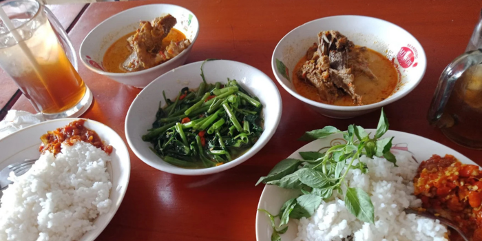 salah satu menu di warung lombox pakis (pch.ratinggoolgemaps/@WienMemez)