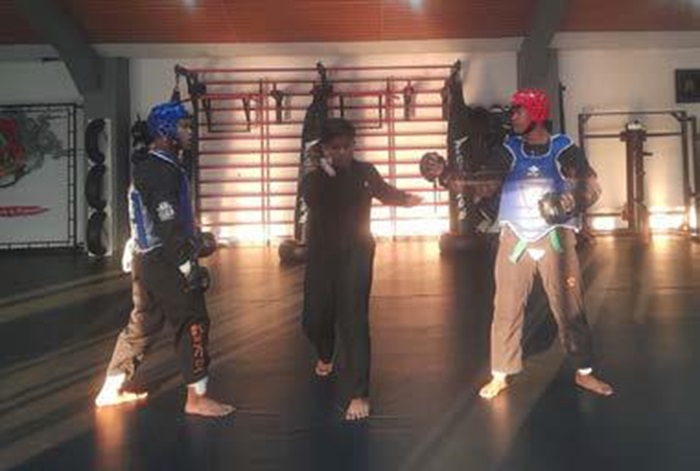 SIAP BERPRESTASI: Atlet Hapkido Kota Malang menggelar pertandingan internal di Tiger King Camp, Kecamatan Klojen, Kota Malang, Kamis lalu (5/6).