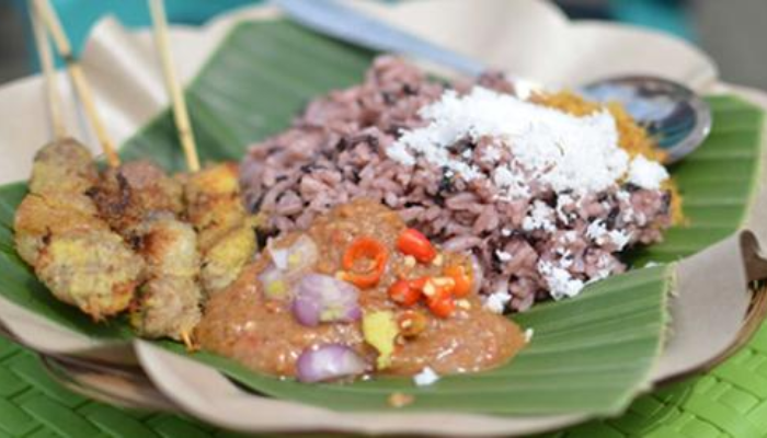 Salah satu menu sate klopo di Sate Klopo Cak Ri  (go food)