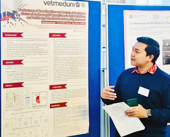 KONSISTEN: Mohammad Mirza Nuryady mempresentasikan hasil penelitiannya di salah satu kelas di Veterinary Medicine University of Vienna.