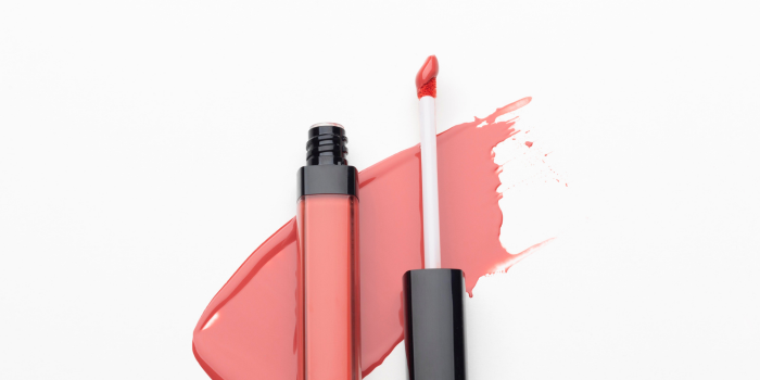 Ilustrasi lipstick glossy (pch.freepik.com)