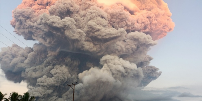 Erupsi gunung Lewotobi