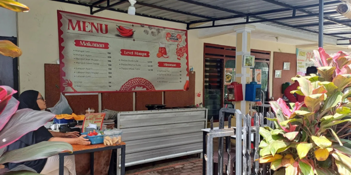 Depot Naga Kembar Malang (Esti Karuniawati).