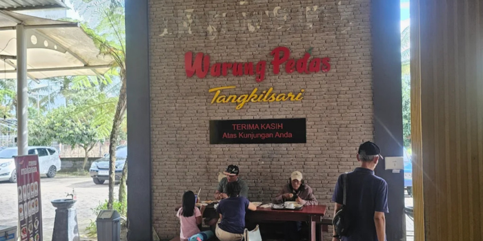 Warung Pedas Tangkilsari (Faris Putra).