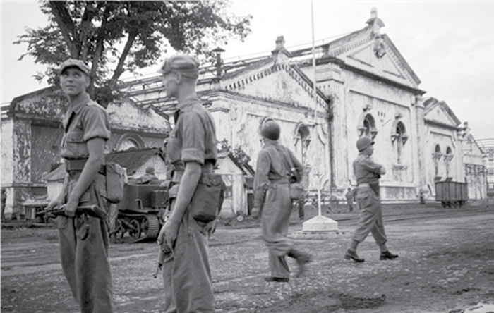 PENUH SEJARAH: Tampak tentara Belanda yang menginjakkan kaki di dekat PG Krebet dan Halte Krebet pada 19 Desember 1948./ Sumber foto KITLV