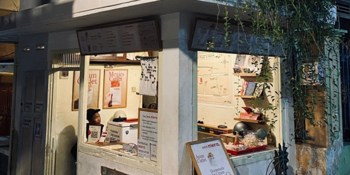 Foto kafe hidden gem di dalam gang