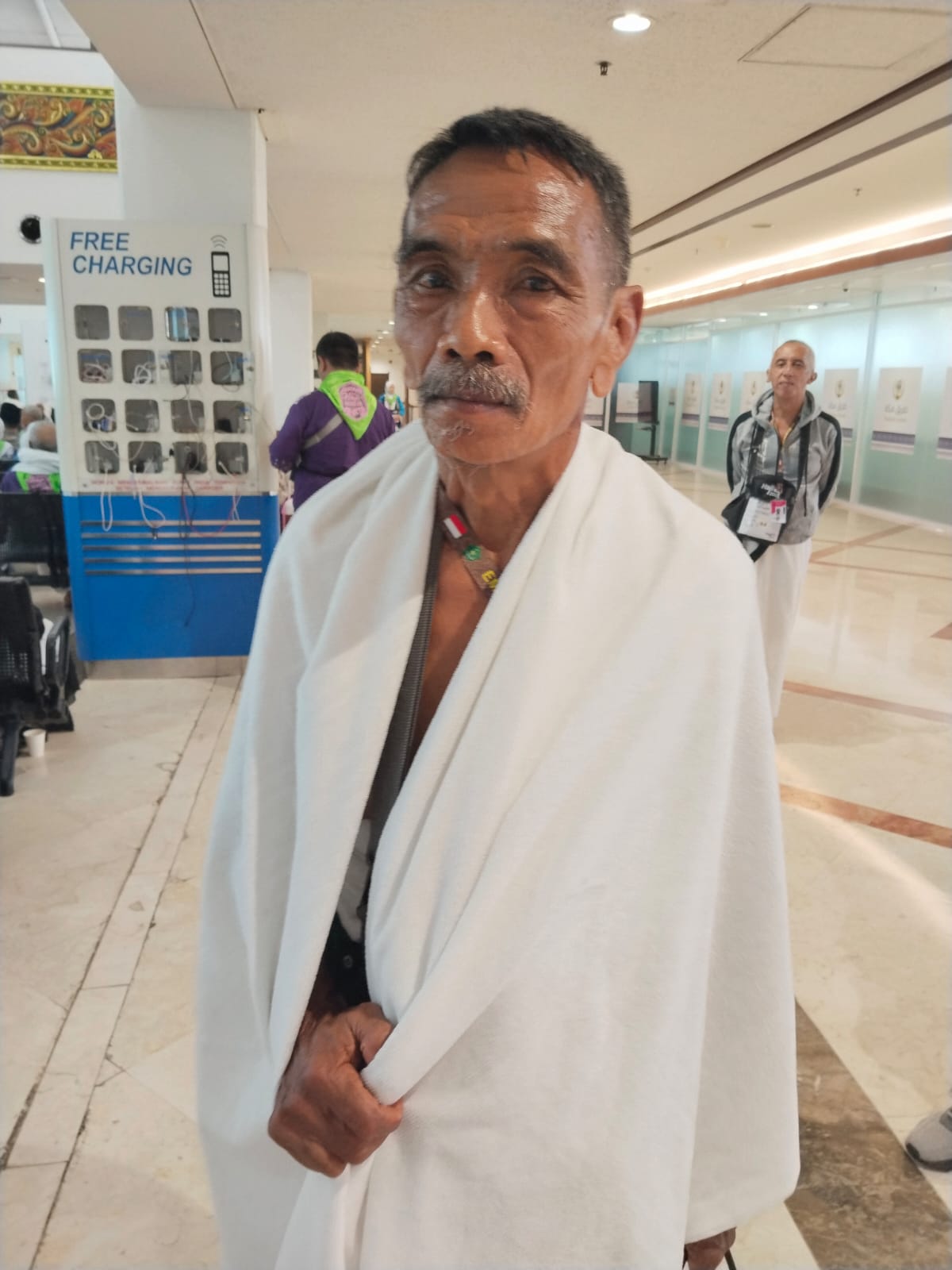 MASIH DICARI: Sukardi semasa menjalani ibadah haji di tanah suci Makkah.