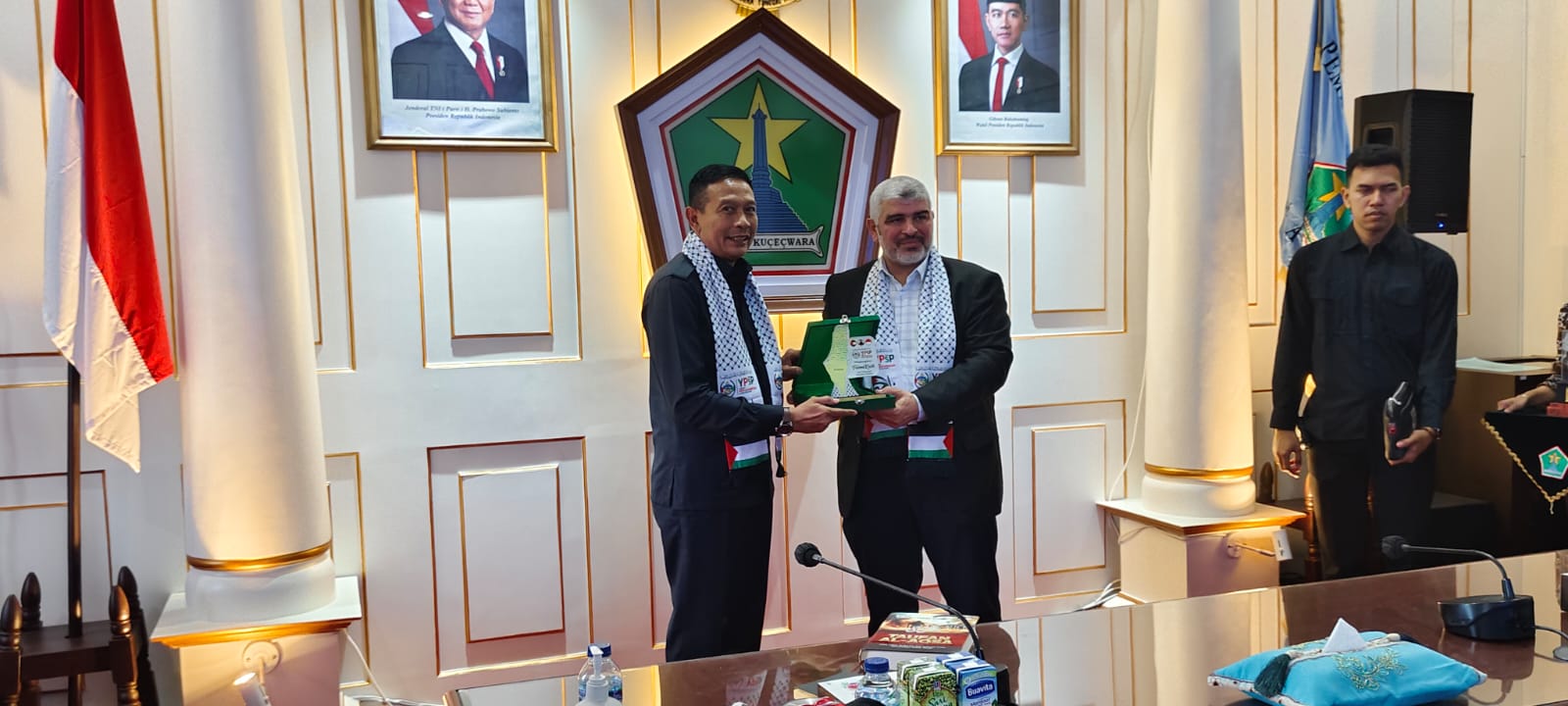 HUBUNGAN BAIK: Wali Kota Malang Wahyu Hidayat dan Syaikh Dr. Ahed Al Atta, Direktur Yayasan Persahabatan dan Studi Peradaban (YPSP).