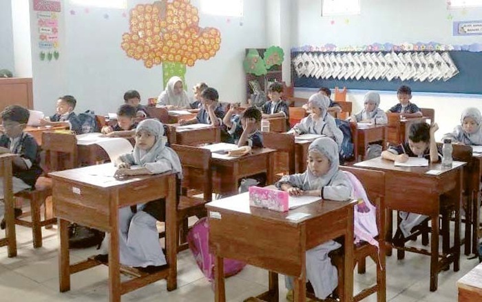 SERIUS: Siswa SD Muhammadiyah 8 Kota mengikuti kompetisi matematika tingkat dunia (IKMC 2025).