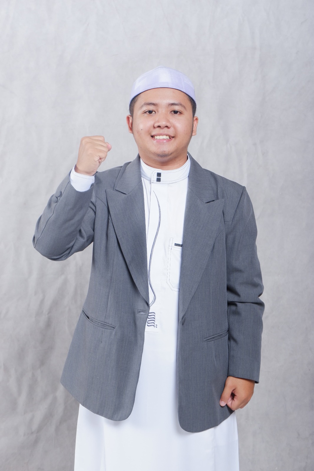 APRESIASI: Viqqi Razaqtana mendapat gelar kehormatan Tuan Imam Paser (T.I.P) oleh Sultan Paser Dr (HC) Aji Muhammad Jarnawi SH (Sultan Muhammad Alamsyah III).