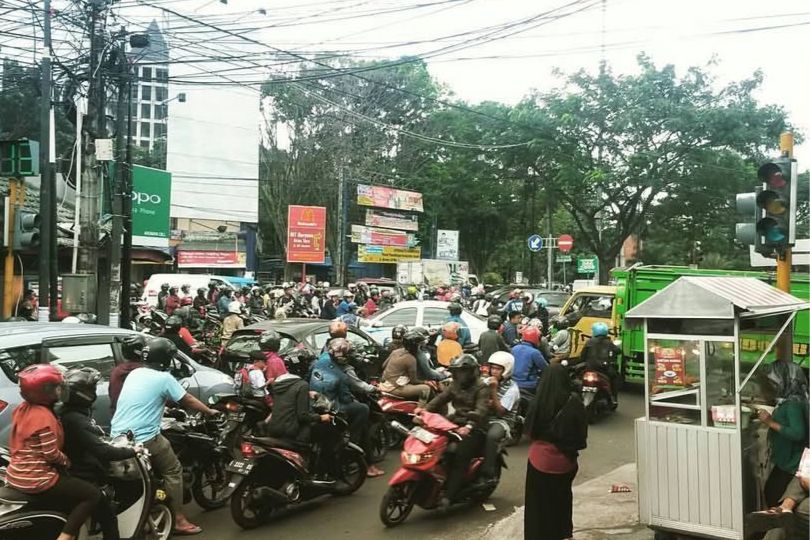 MACET: Kepadatan volume kendaraan menjadi salah satu faktor kemacetan.