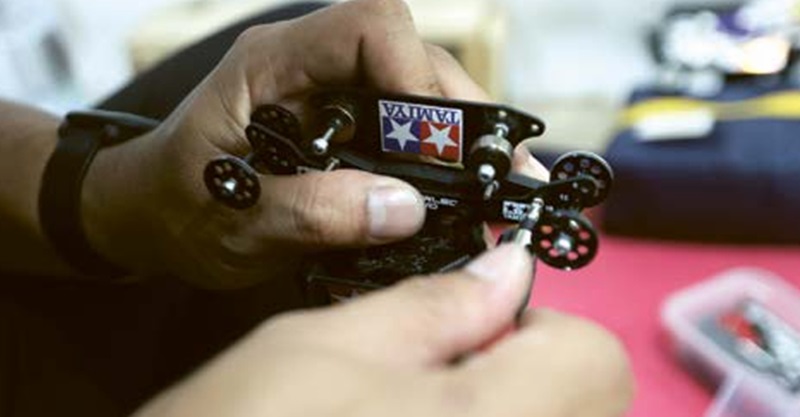 DETAIL: Merakit Tamiya yang bikin hari ini makin seru.