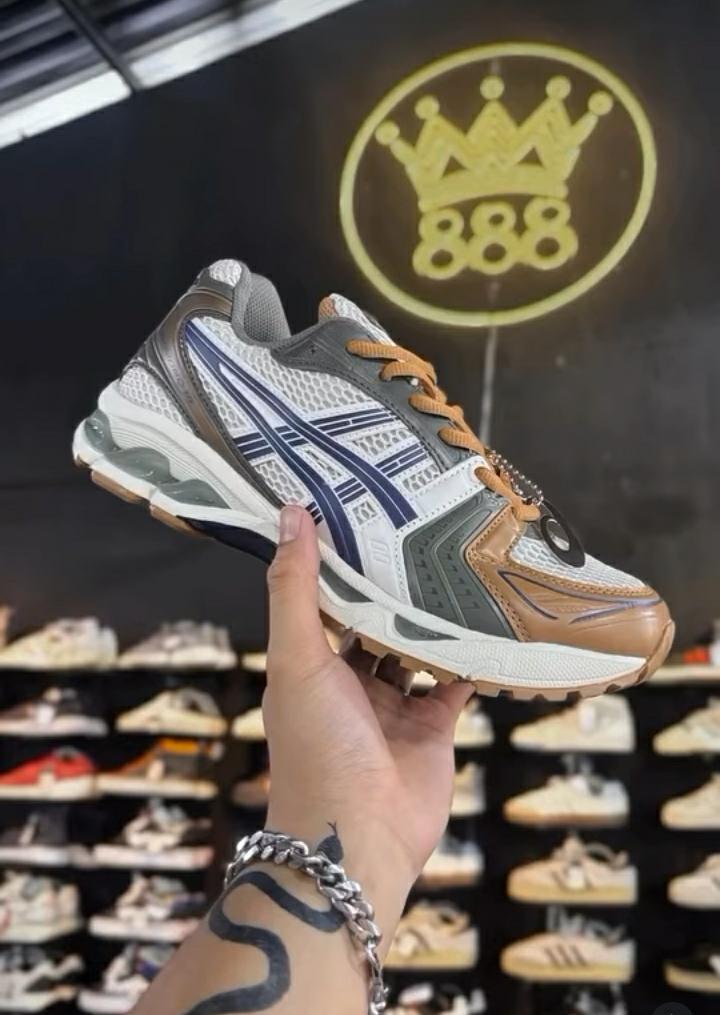 FASHIONABLE: Beberapa koleksi sepatu dari toko Sepatubranded.888 Malang