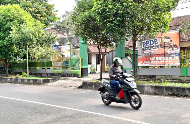 TUNGGU PEMINAT: SMP Sriwedari ikut dalam SPMB online yang diselenggarakan Pemkot Malang. Tapi, hingga penutupan hanya ada 1 anak yang diterima, tapi malah mengundurkan diri karena mendaftar di SMP Neg