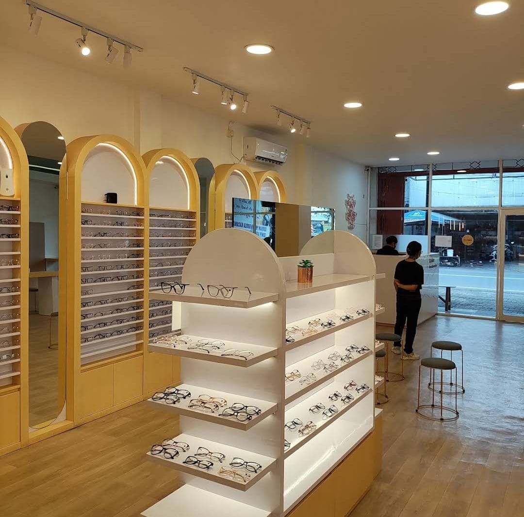 MURAH: Bursa Kacamata sering berikan promo untuk pelanggan