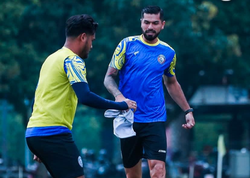 MAKSIMAL: Lucas Frigeri tengah latihan untuk persiapan melawan Liga Indonesia All Star sore ini.