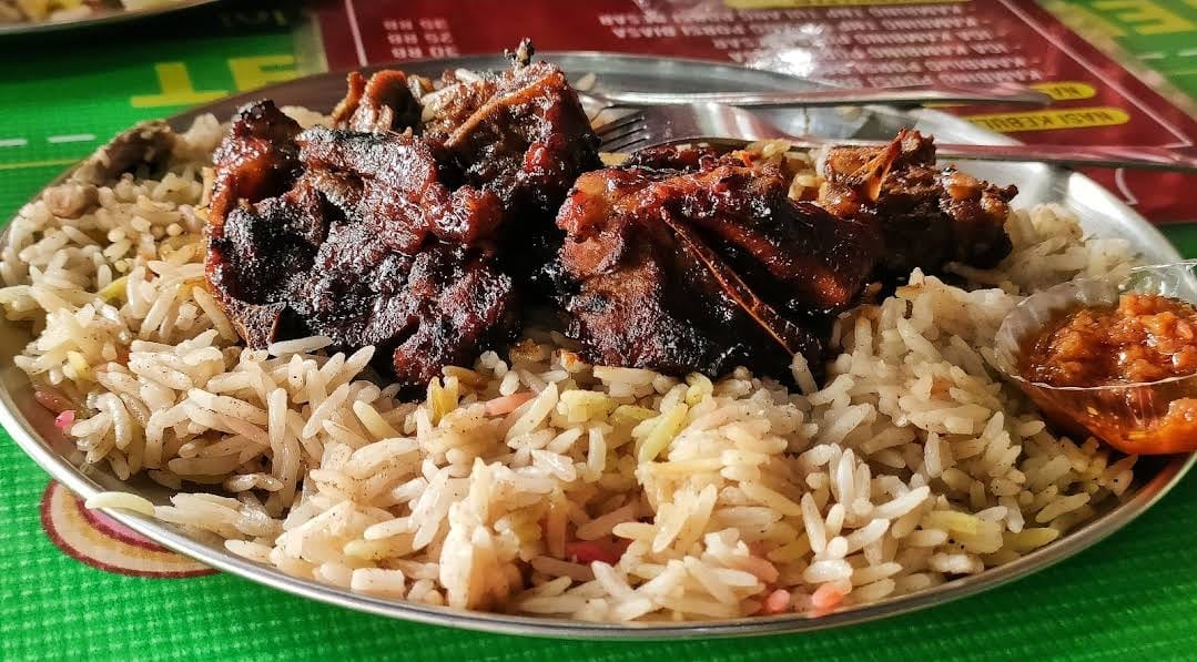 NIKMAT: rasakan kenikmatan nasi autentik ala timur tengah di Nasi Kebuli Palem Kurma