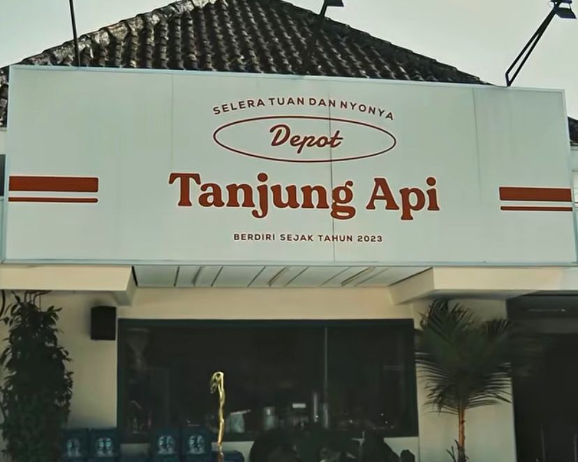 Cita rasa tempo dulu yang tak lekang oleh waktu, enam depot legendaris ini jadi favorit warga lokal hingga wisatawan saat berkunjung ke Kota Malang.