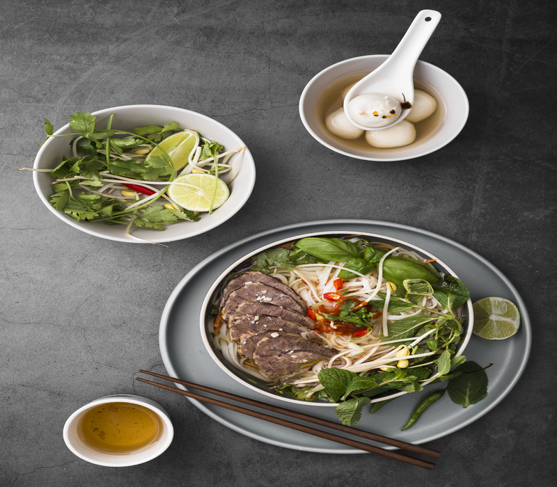 KAYA AKAN RASA: Masakan vietnam yang memiliki isian daging dan sayur-sayuran